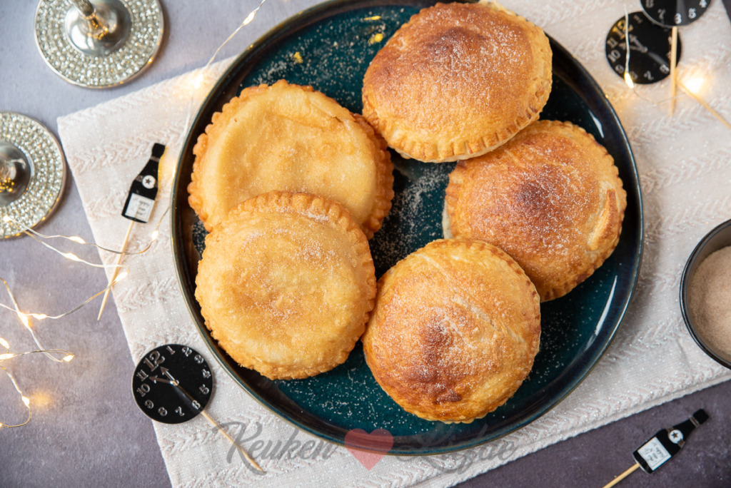 Appelbeignets van bladerdeeg (uit de frituur en oven!)