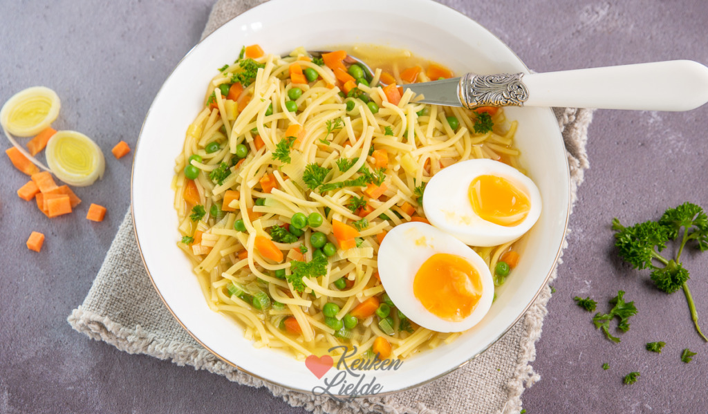 Noedelsoep met verse groenten