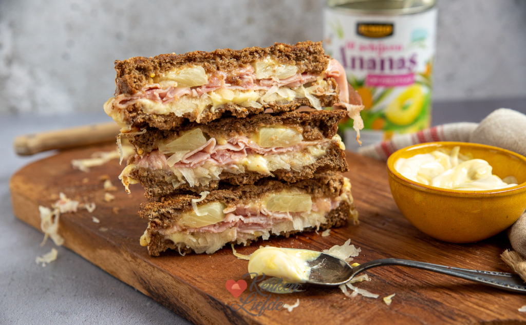 Tosti Hawaï met zuurkool