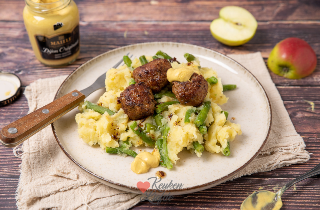 Hete bliksem met sperziebonen en gehaktballetjes