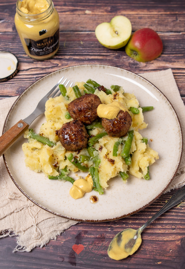 Hete bliksem met sperziebonen en gehaktballetjes Hete bliksem met sperziebonen en gehaktballetjes