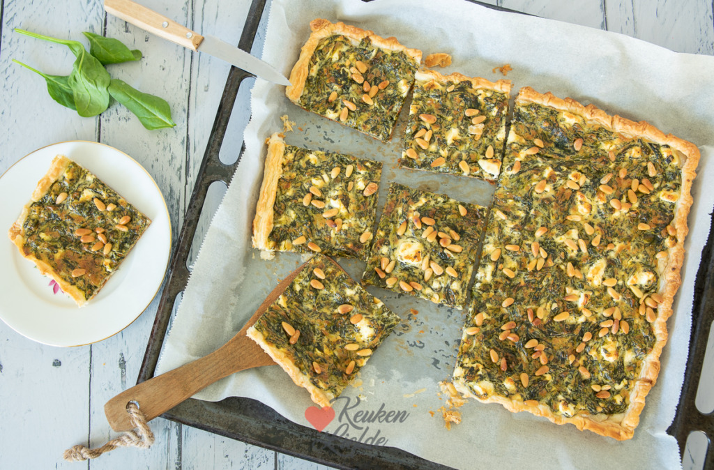 Plaattaart met spinazie en feta