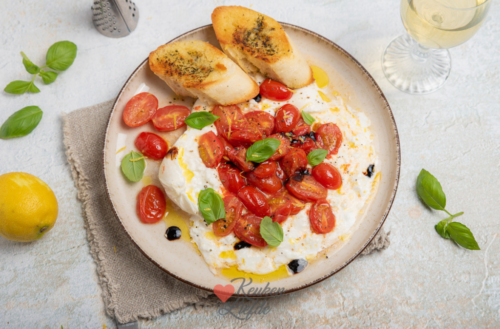 Burrata met geroosterde cherrytomaten