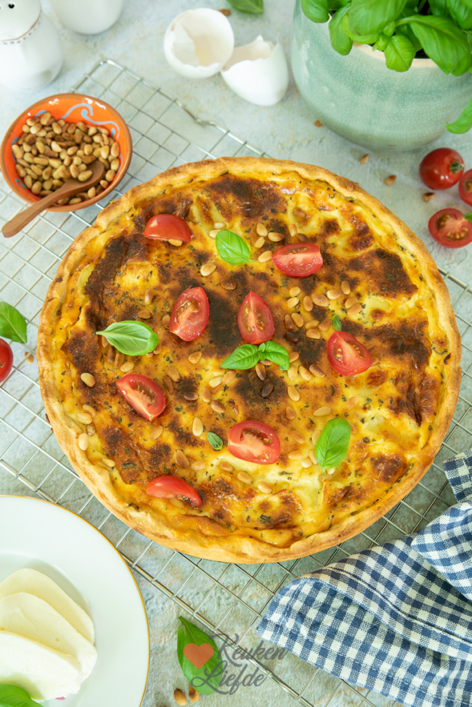 Italiaanse groente quiche met mozzarella Italiaanse groente quiche met mozzarella