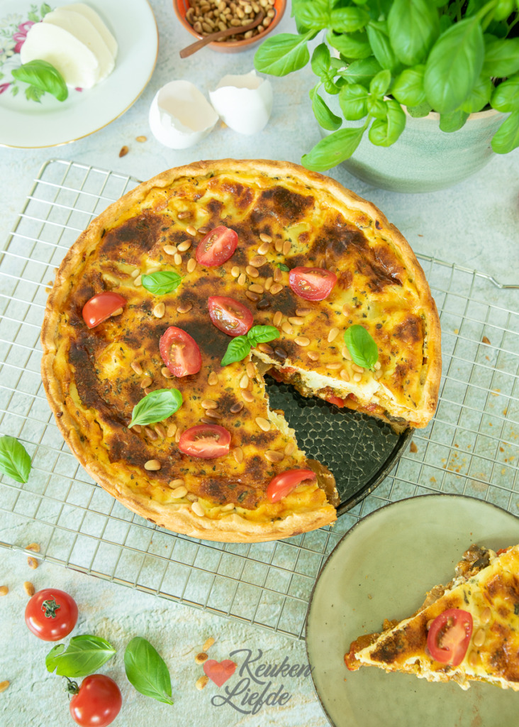 Italiaanse groente quiche met mozzarella Italiaanse groente quiche met mozzarella
