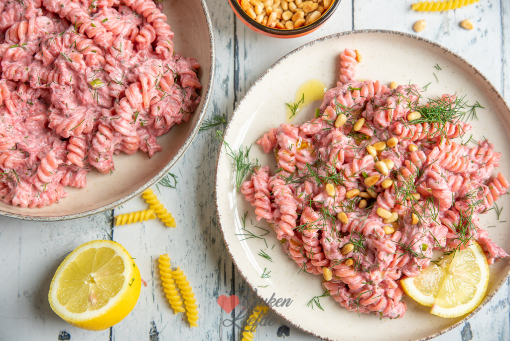 Roze pastasalade