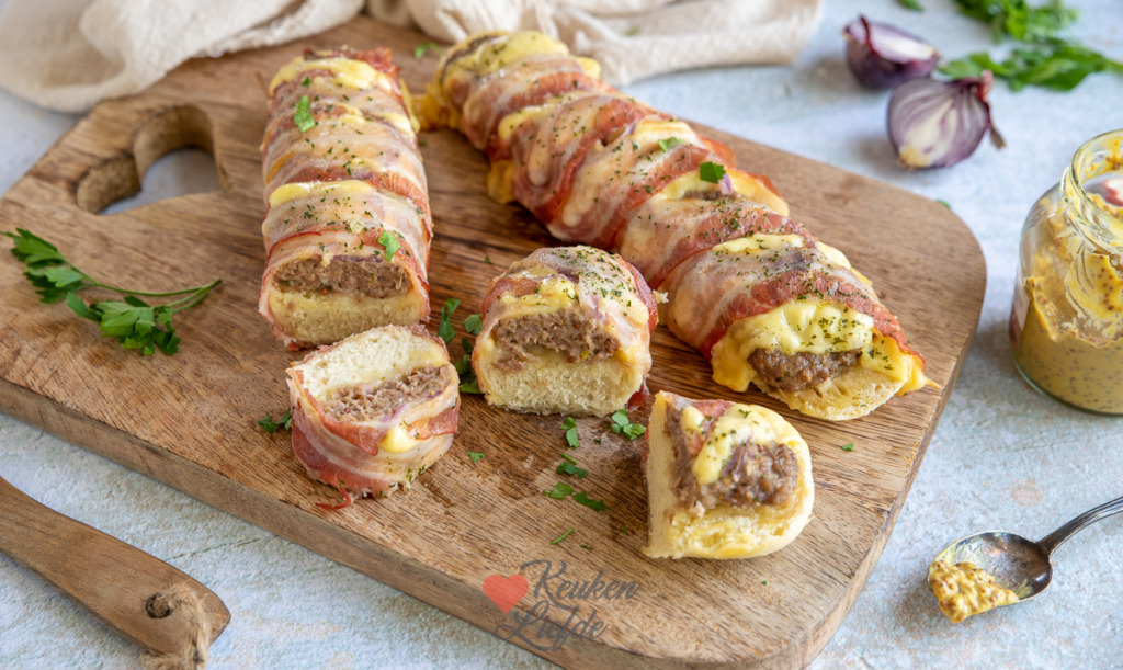 Stokbrood met gehakt en spek