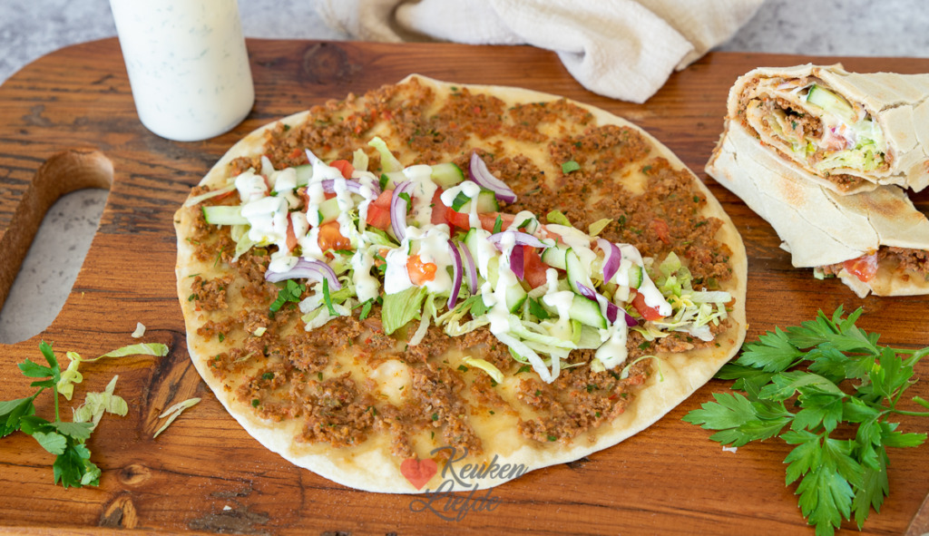 Turkse pizza (Lahmacun)