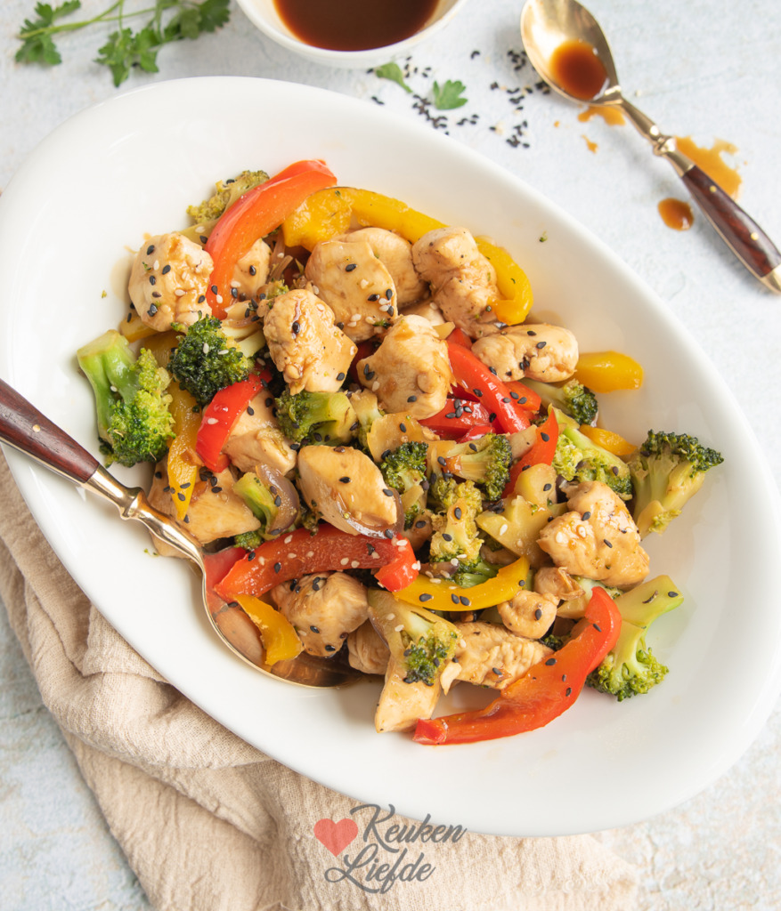 Kip teriyaki roerbak Kip teriyaki roerbak