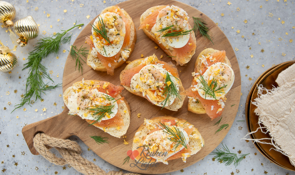 Bruschetta met zalm en garnalen