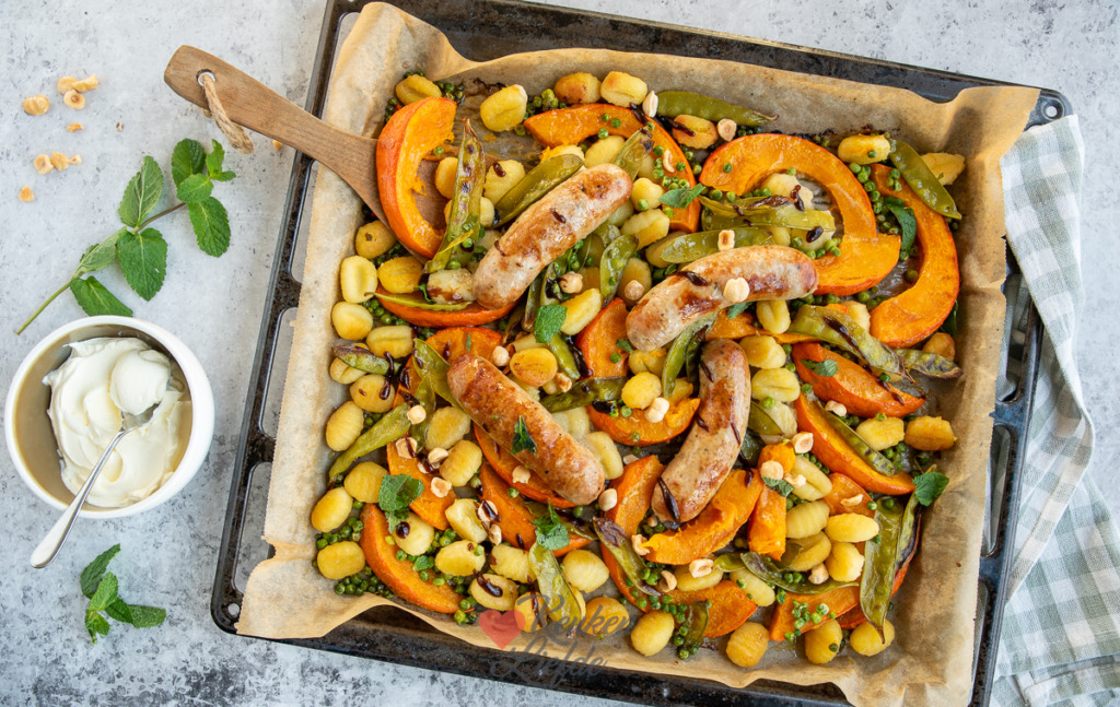 Traybake met gnocchi en saucijsjes