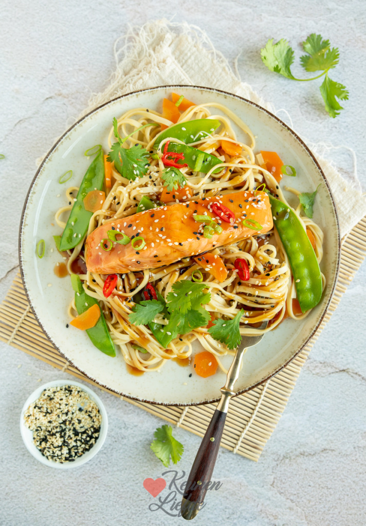 Zalm teriyaki noedels