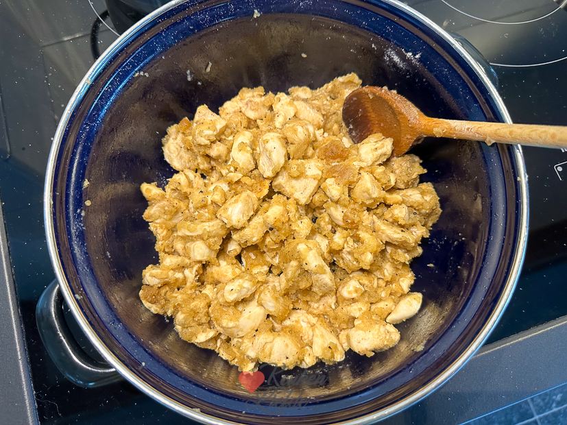 Kip in mosterd-dilleroomsaus