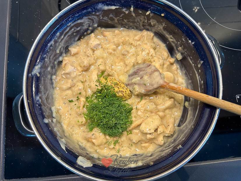 Kip in mosterd-dilleroomsaus