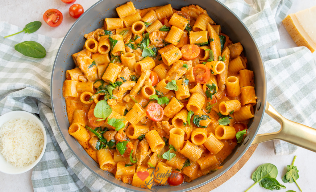 Eenpanspasta met kip