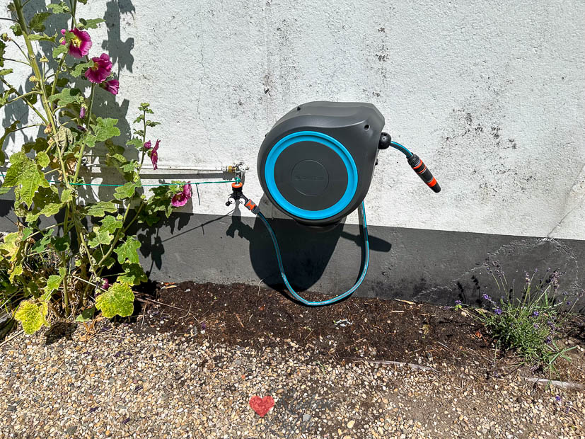 Wandslangenbox Gardena opgehangen