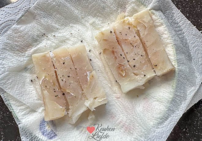 Snijd de vis in repen