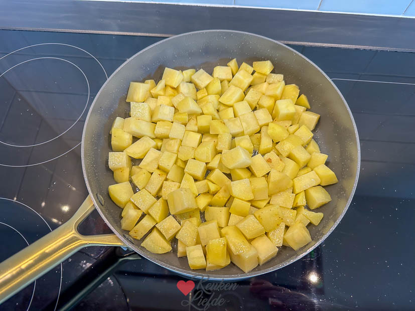 Aardappels bakken