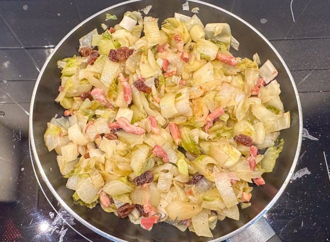 Spek en witlof bakken